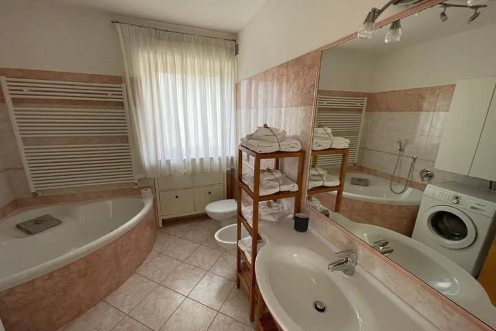 Room 8 of 15