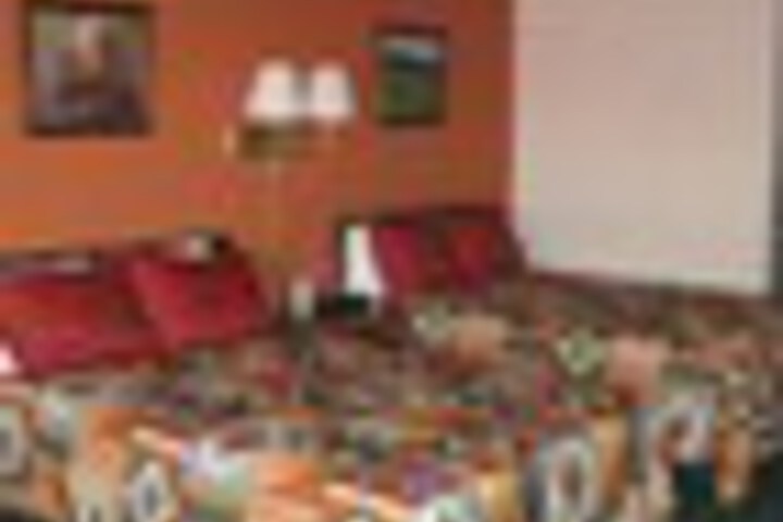 Room 32 of 81