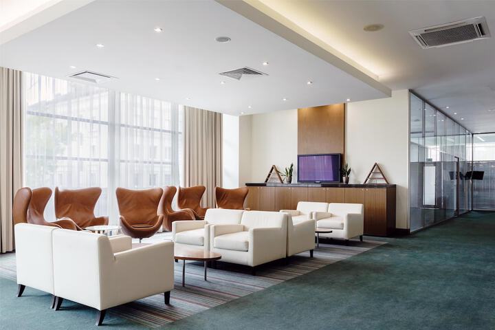 Business Center 220 of 228