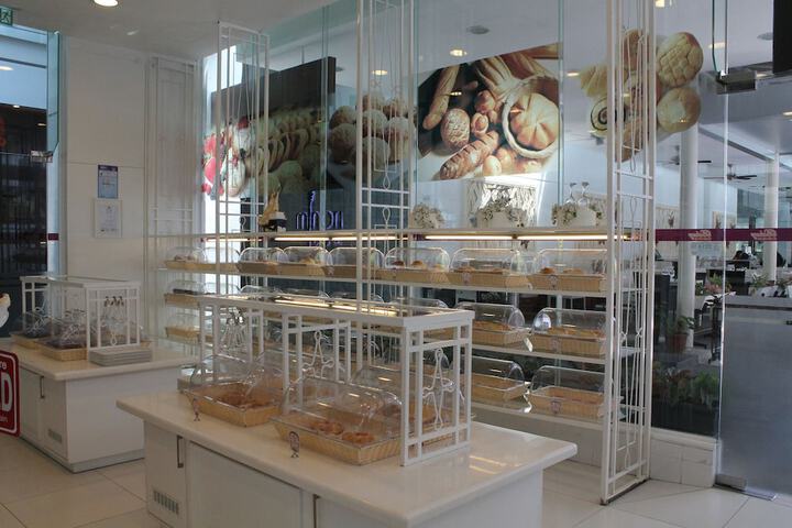 Snack bar