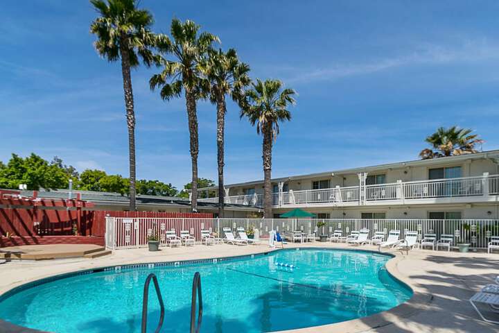 Hotel with Pool