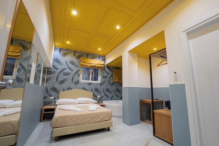Room 52 of 309