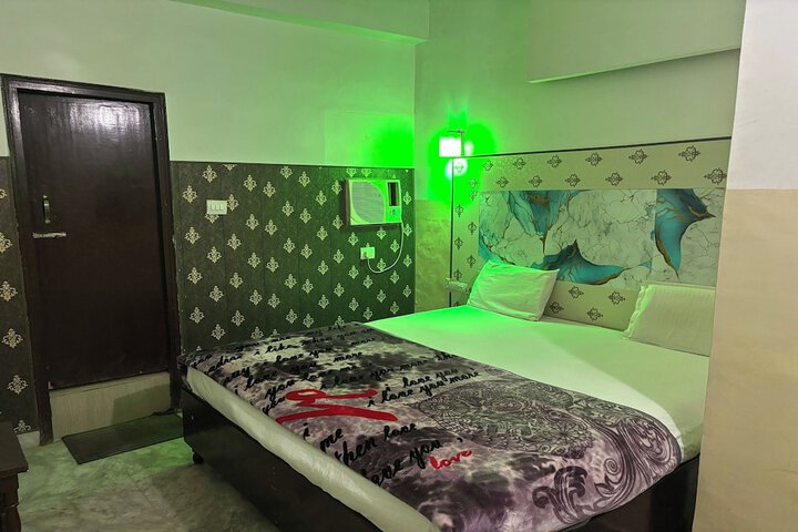 Room 4 of 39