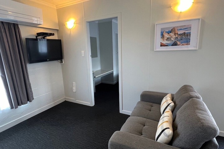 Room 42 of 59