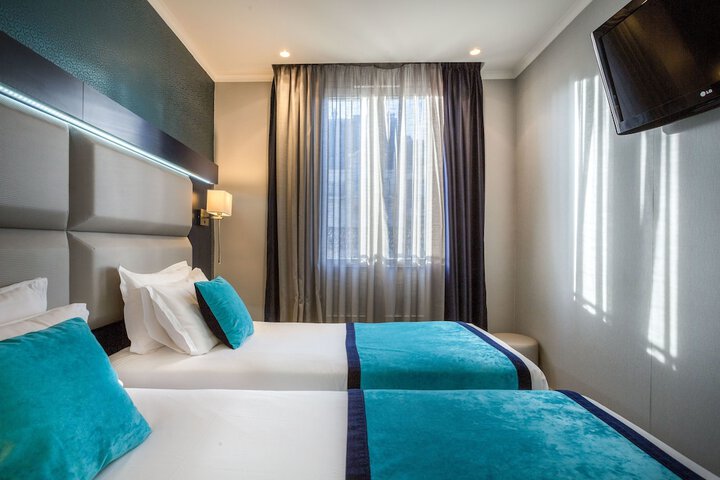 Room 34 of 118