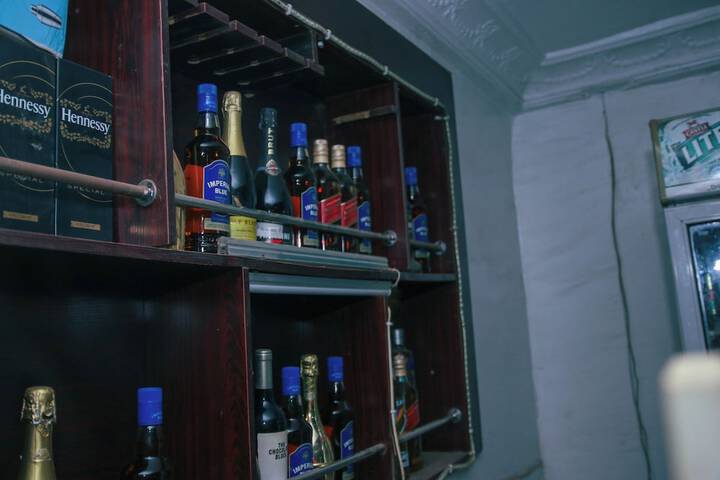 Lounge 40 of 58