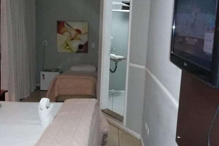 Room 7 of 12