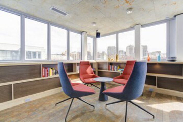 Business Center 17 of 90