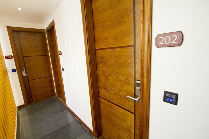 Ballroom/Hall 64 of 74