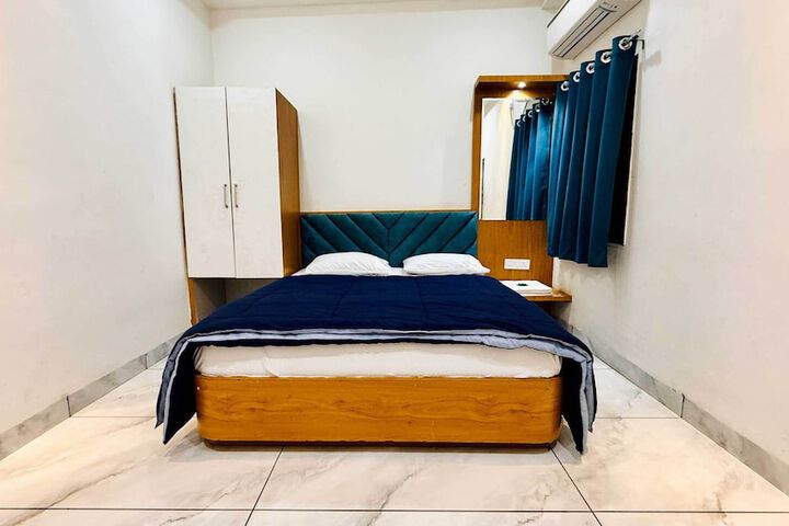 Room 18 of 101