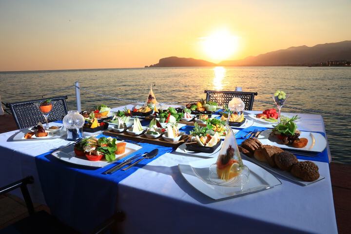 Dining 163 of 180