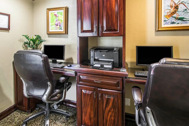 Business Center 50 of 60