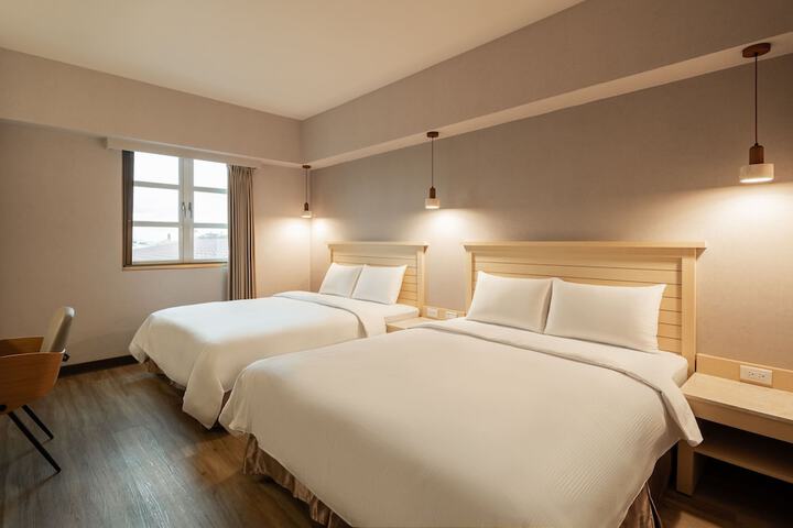 Room 3 of 75