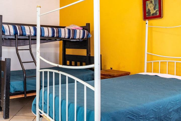 Room 4 of 25