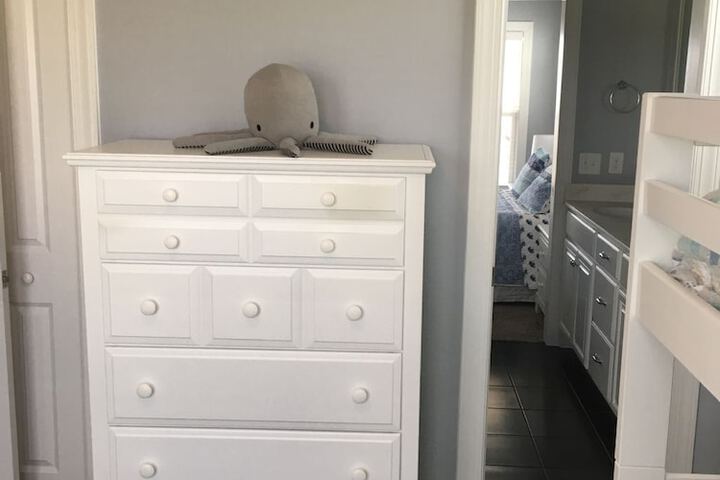 Room 11 of 48