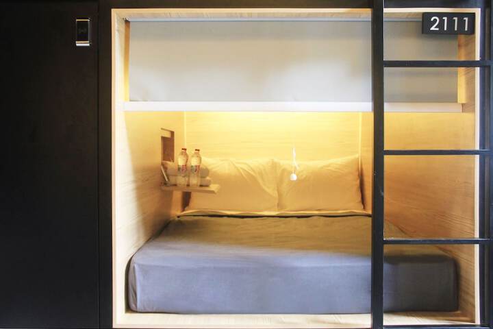 Room 9 of 25
