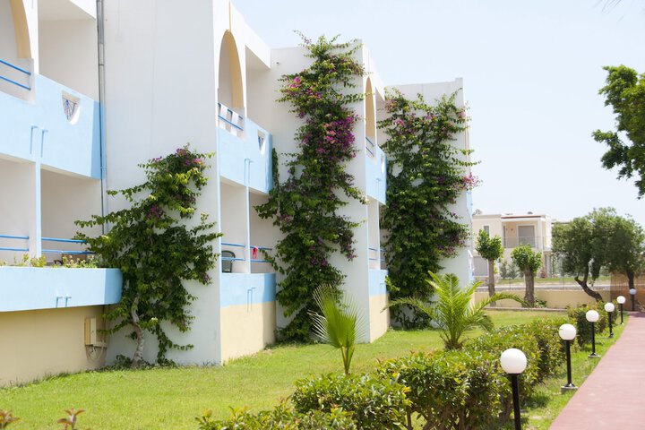 Hotel Exterior 96 of 109