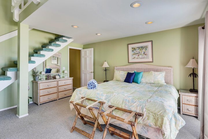 Room 1 of 24