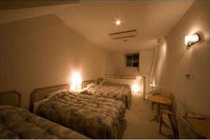 Room 3 of 15