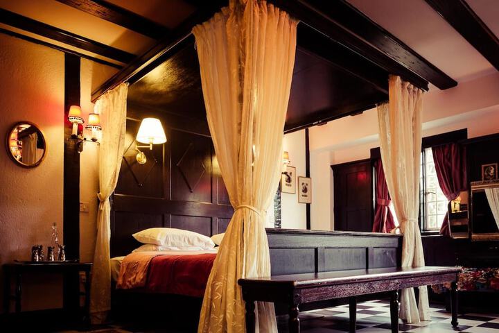 Room 13 of 56