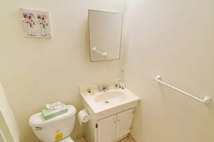 Room 6 of 16