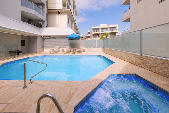 Hotel Pool