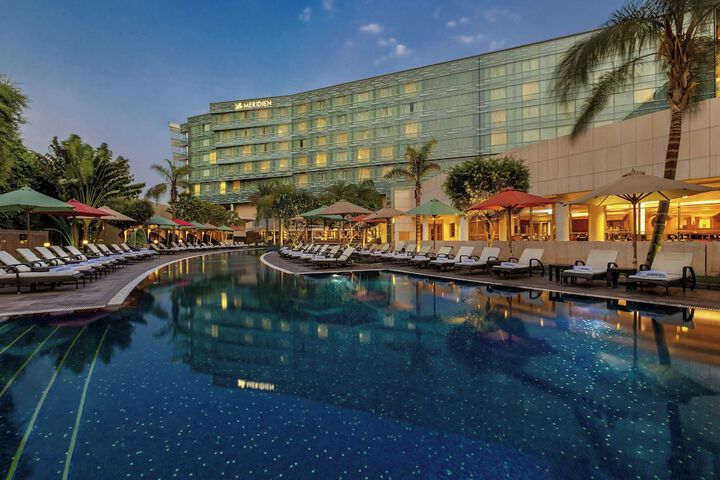 Pool Hotel