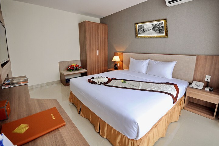 Room 17 of 65