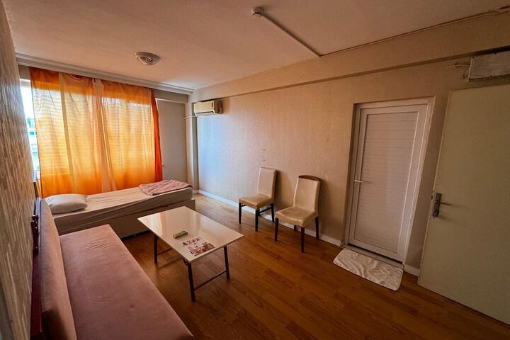Room 12 of 41