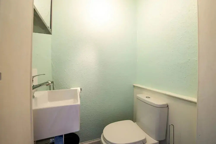Room 7 of 19