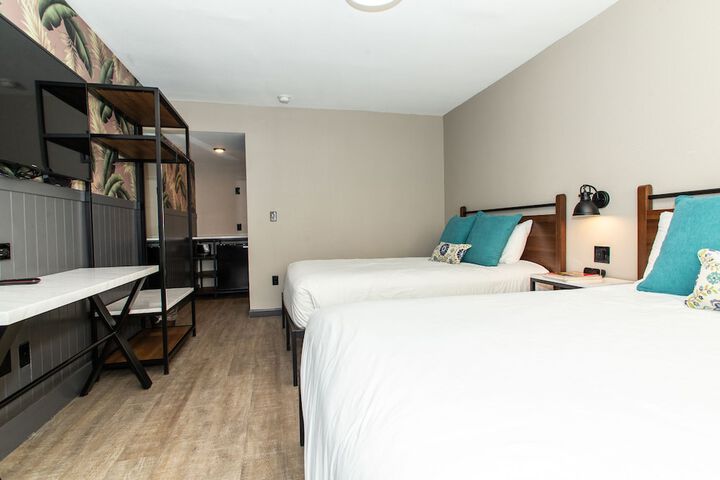 Double with 2 Double Beds (4 of 4)