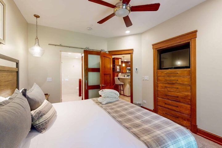 Room 25 of 222