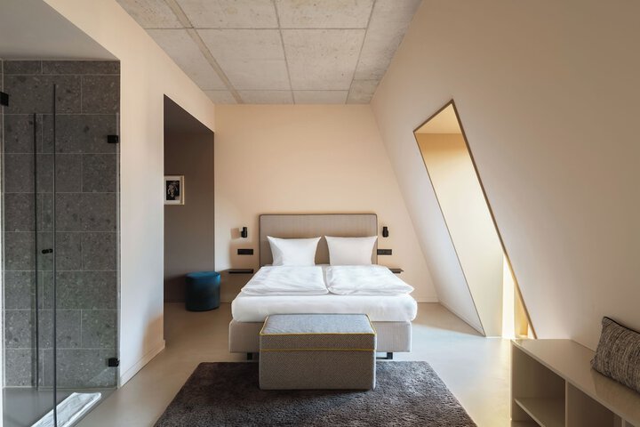 Room 71 of 112