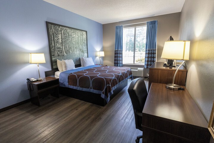 1 King Bed (14 of 33)