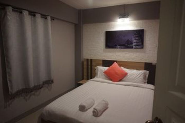 Room 15 of 40