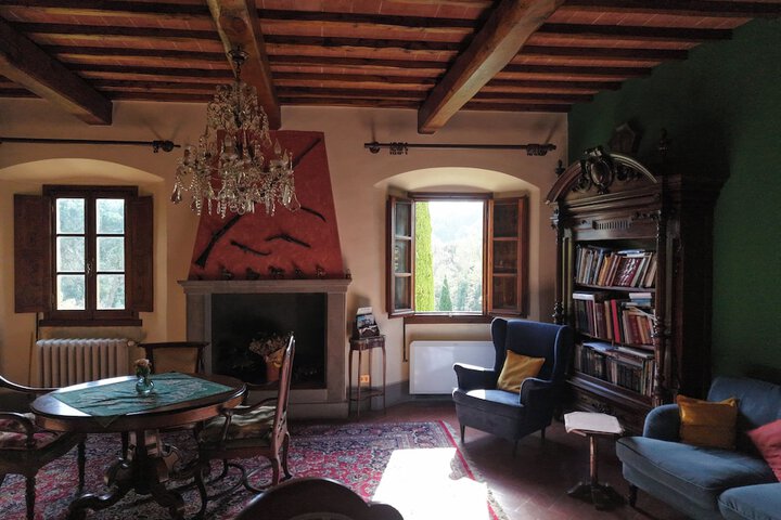 Lounge 112 of 147