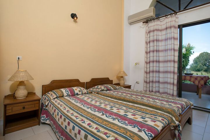 Room 14 of 40