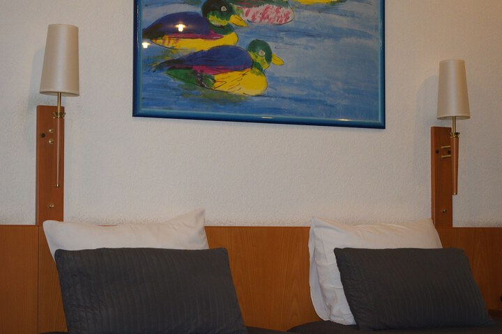Room 12 of 40