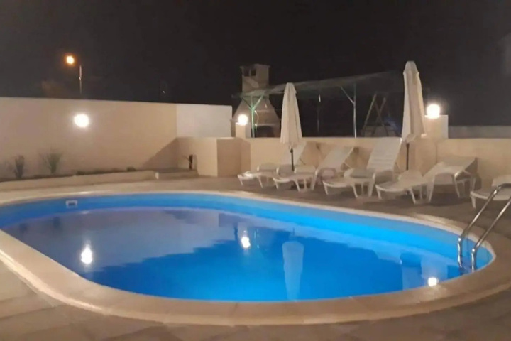 Pool 6 of 12