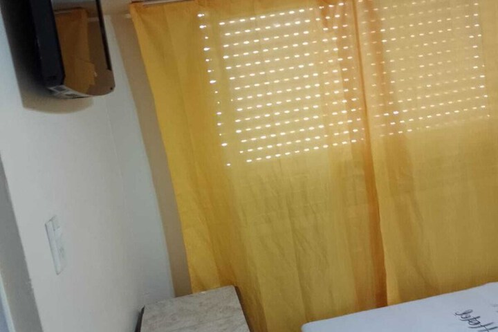 Room 16 of 32
