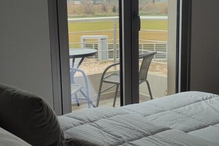 Room 4 of 26