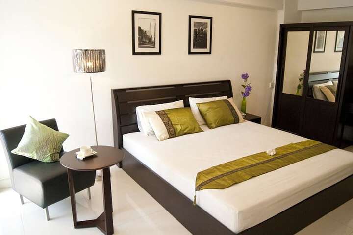 Room 6 of 19