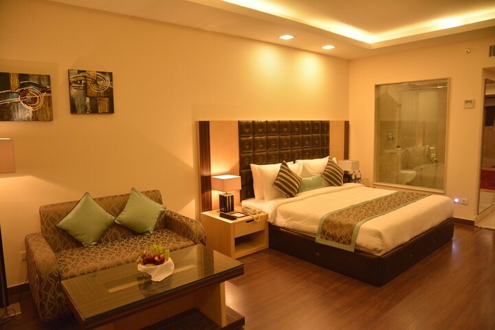 Room 16 of 73
