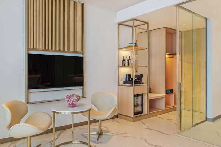 Room 27 of 265