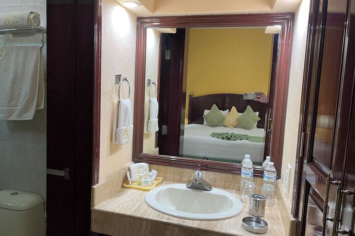 Room 9 of 14