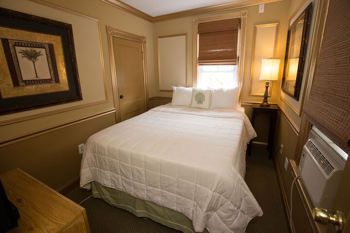 Room 19 of 41