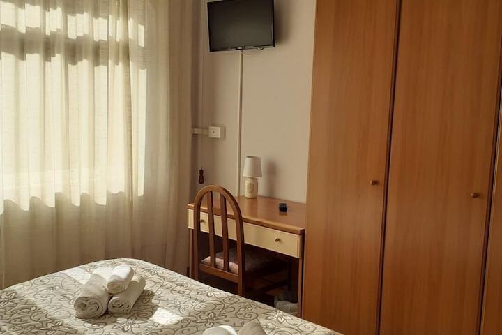 Room 12 of 42