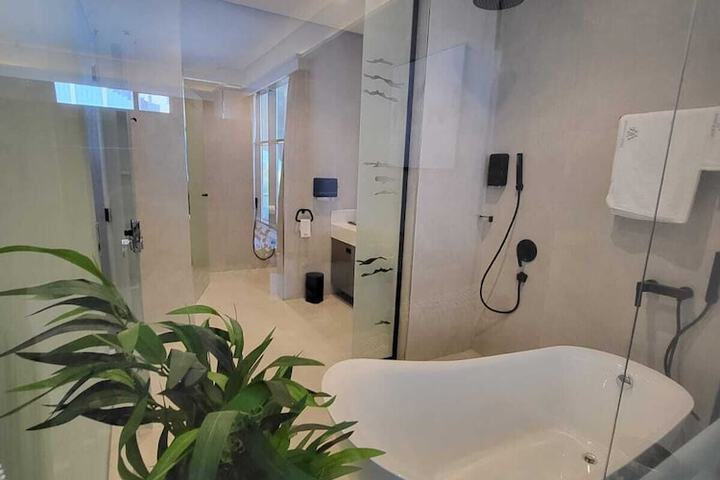 Room 6 of 39