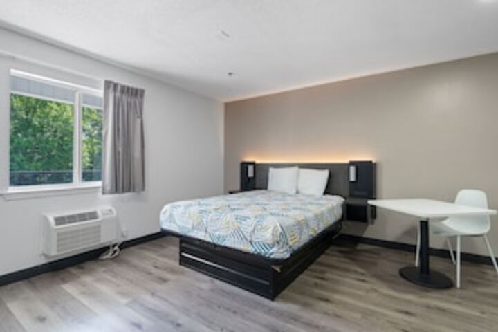 Room 7 of 24