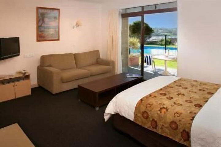Room 3 of 60